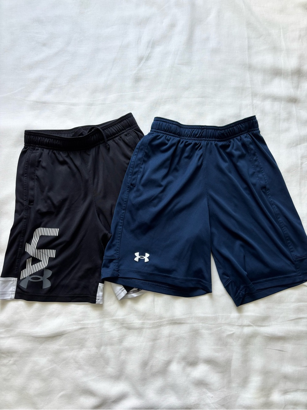 Under Armour Boys Youth Medium Athletic Shorts Bundle Black Navy YMD